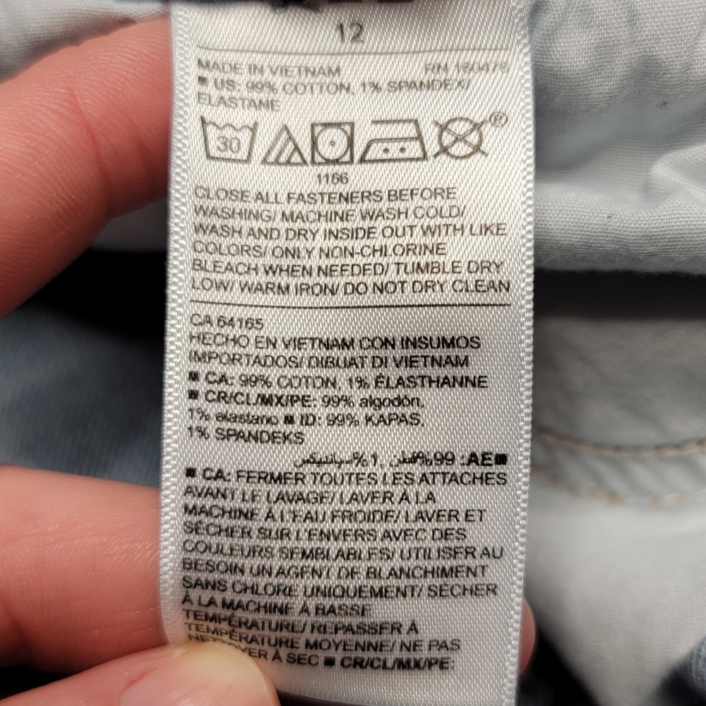 Old Navy Boyfriend Style Mid-Rise Jeans (12) - Picture 4 of 4